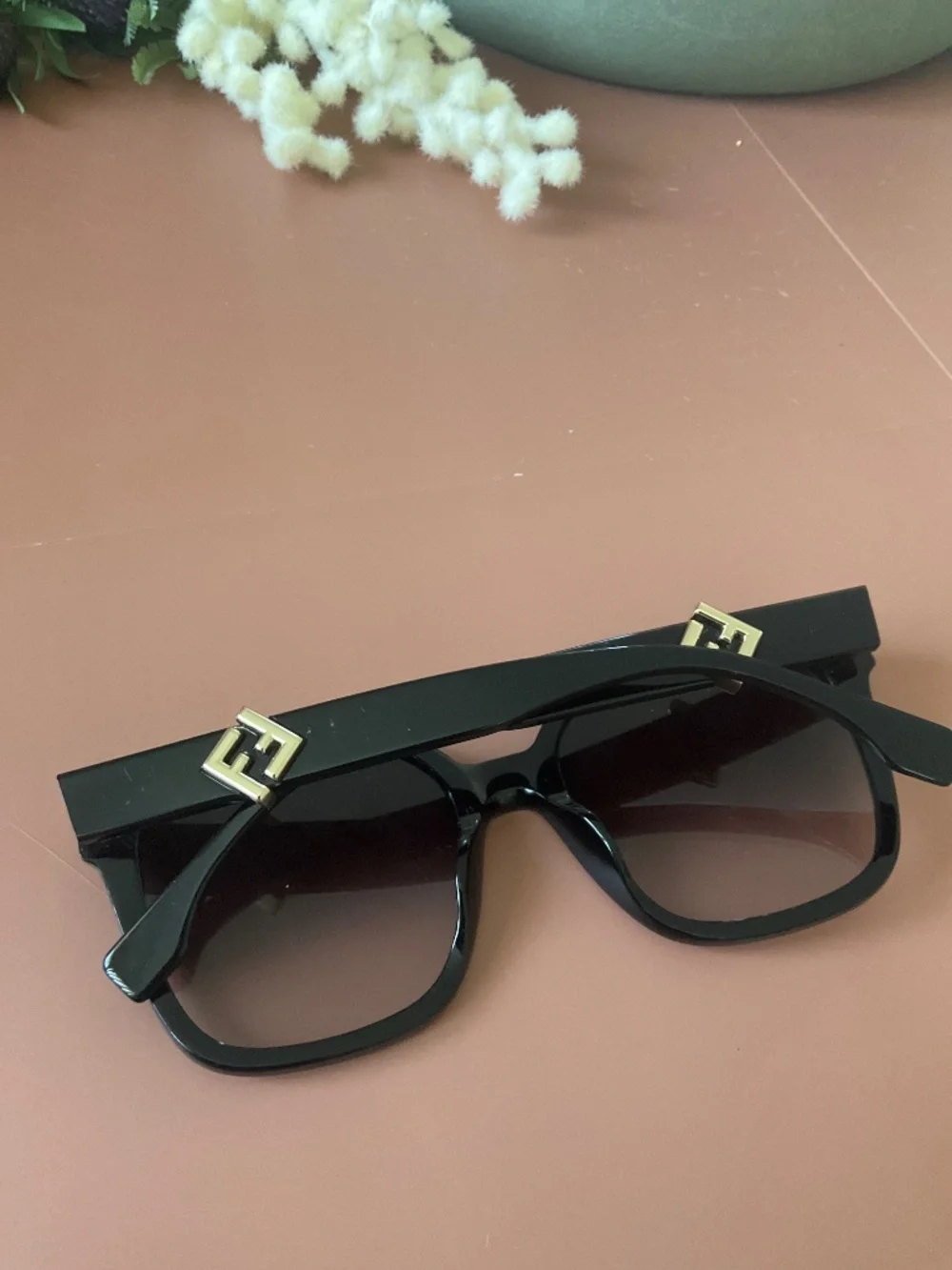Fendi - Fendi O’Lock - Square Sunglasses - Black - Sunglasses